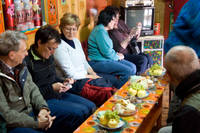7969.jpg De lunch bij een tibetaanse familie
